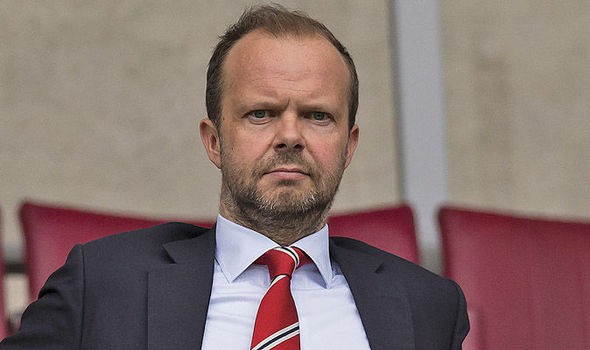 Man Utd mất ngôi sao vì Champions League?