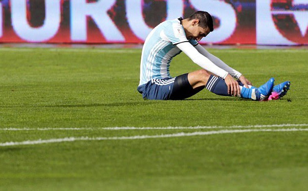 Mất Messi, Argentina lại thua sốc, văng khỏi Top 4