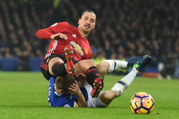 Vua săn bàn của Man Utd không có giày thửa