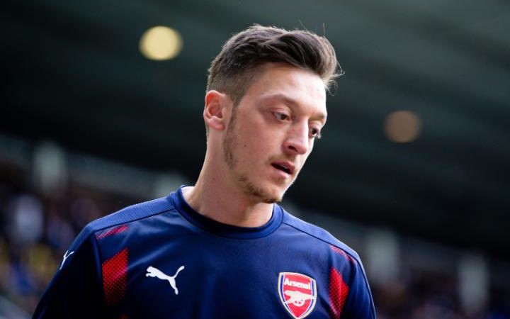 Mesut Oezil... mất tích và câu chuyện số 10 "tuyệt chủng"