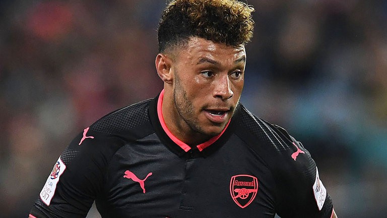 Chamberlain đ&atilde; rơi v&agrave;o tầm ngắm của Chelsea