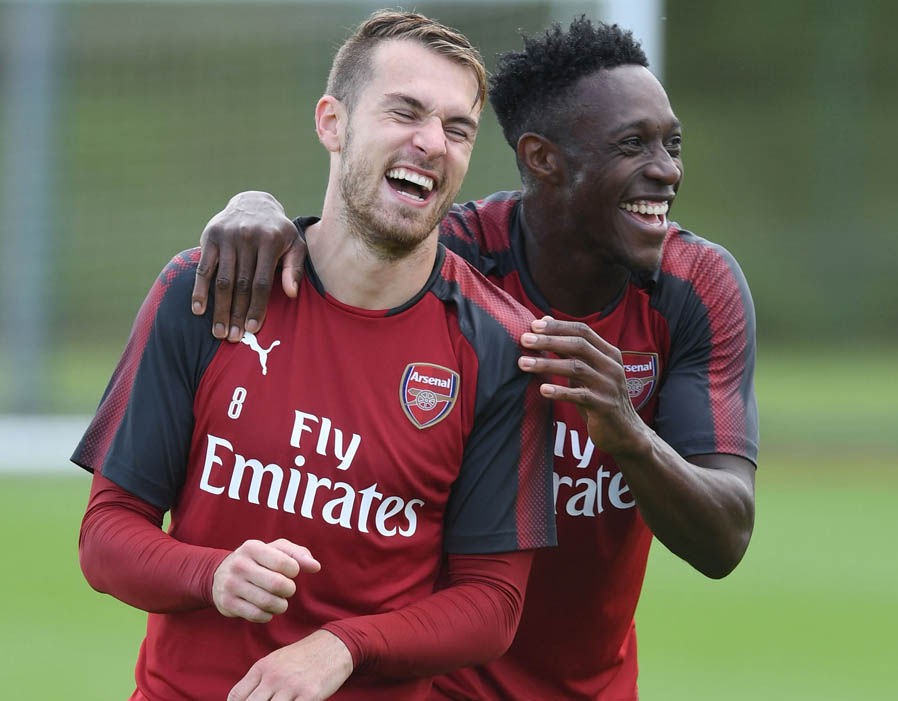Arsenal đang mời chào hợp đồng mới cho Ramsey và Welbeck Arsenal đang mời chào hợp đồng mới cho Ramsey và Welbeck