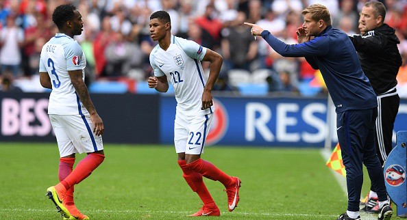 Rashford phá kỷ lục cầu thủ Anh trẻ nhất ra sân tại EURO của Rooney
