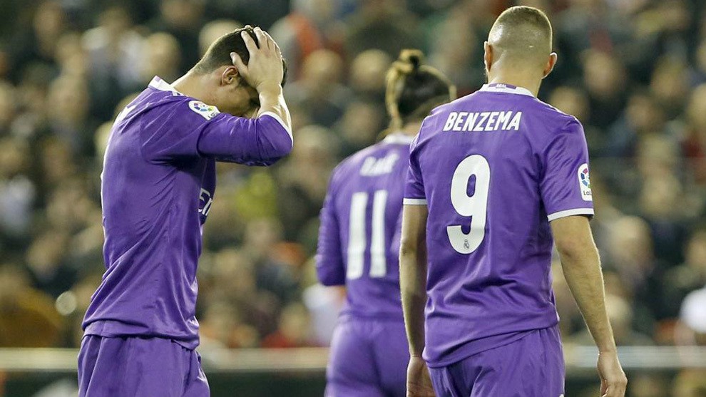 Real Madrid gục ngã, mất người ở “Hang dơi”