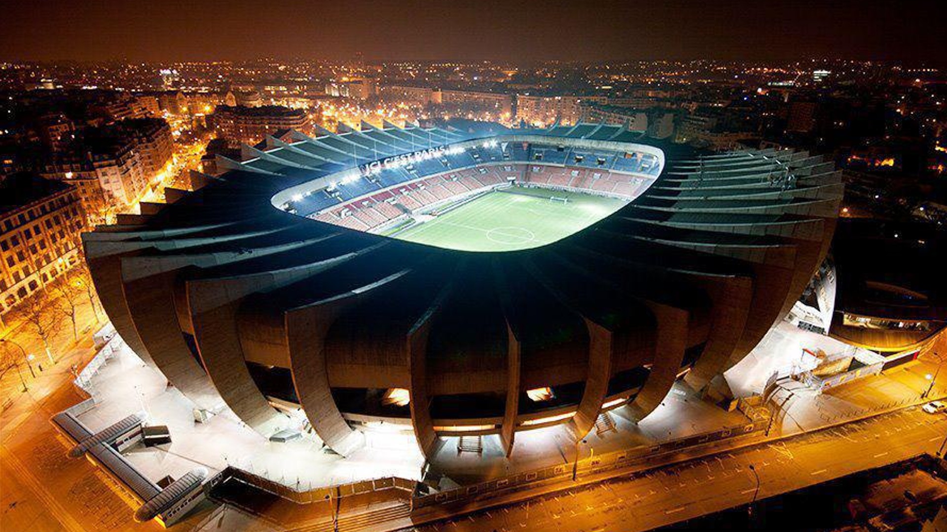 Giới thiệu sân đấu: Sân Parc des Princes (Paris)