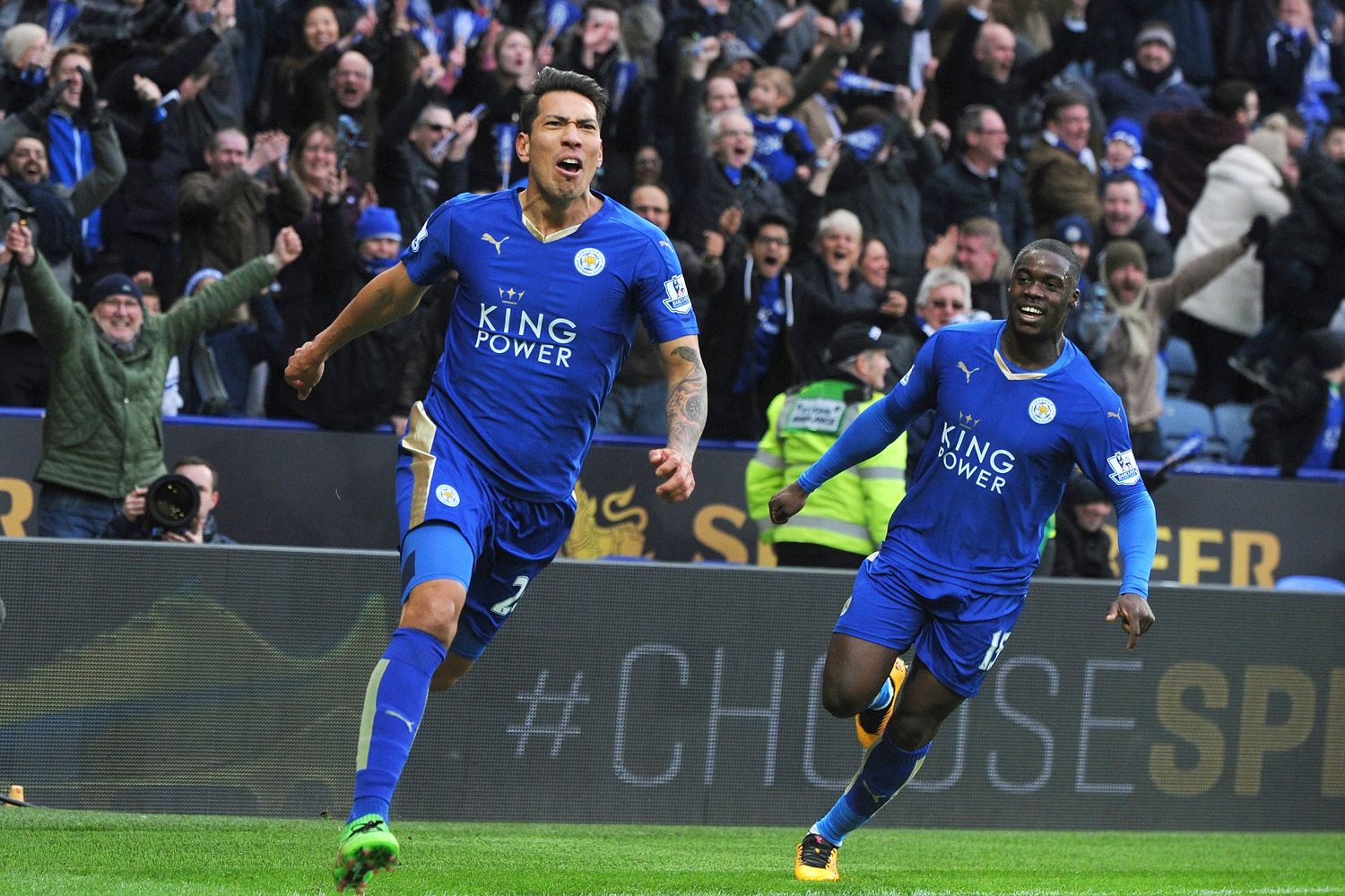 Ngôi sao Leicester gây động đất nhờ 1 bàn thắng