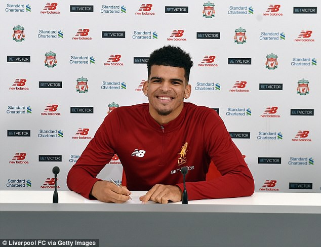 Solanke vừa rời Chelsea để gia nhập Liverpool Solanke vừa rời Chelsea để gia nhập Liverpool