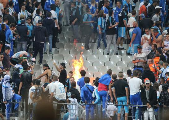 Stade de France suýt "vỡ sân", an ninh ở EURO lại bị đặt dấu hỏi