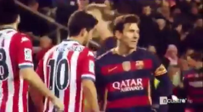 Suarez đá penalty, hậu vệ Gijon kèm chặt ... Messi và Neymar