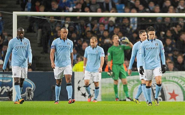 Man City: Hết “dại chợ” lại “dại nhà”!