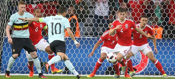 Sự hồi sinh của sơ đồ 3-5-2 tại EURO 2016