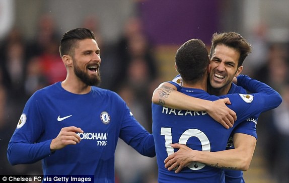 Video: Ghi bàn duy nhất hạ Swansea, Fabregas giúp Conte đi vào lịch sử NHA