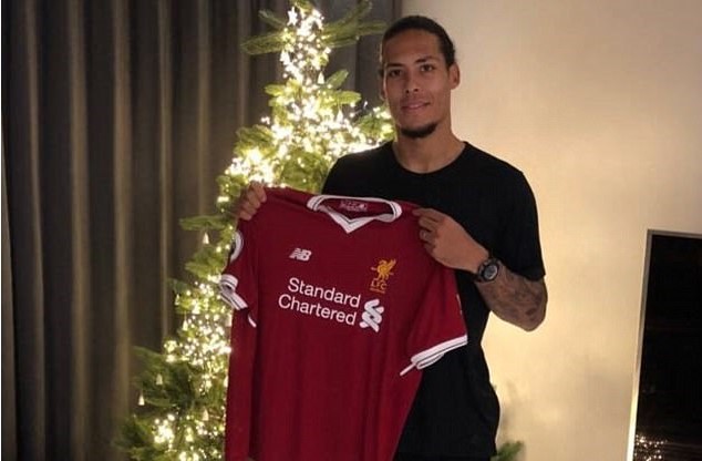 CHÍNH THỨC: "Bom tấn" Van Dijk gia nhập Liverpool với giá kỷ lục