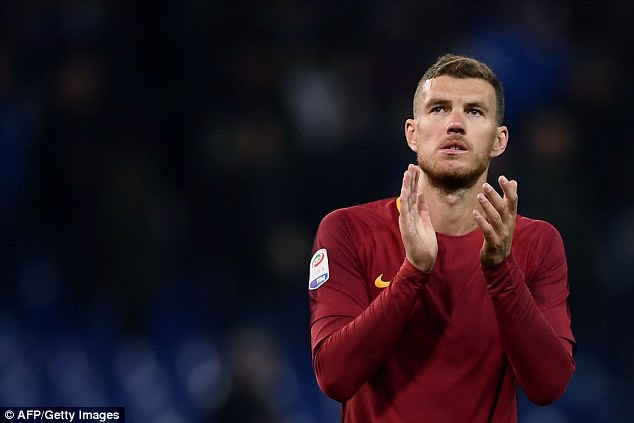 H&igrave;nh ảnh: Chelsea tăng gi&aacute; hỏi mua Dzeko