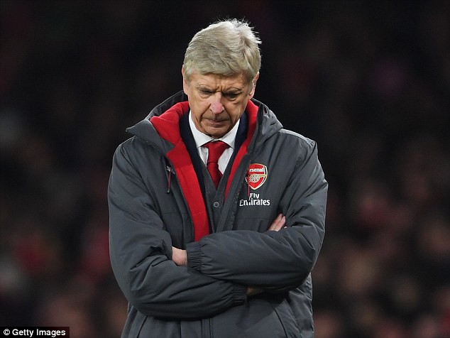 H&igrave;nh ảnh: Wenger đang l&agrave; người nhận chỉ tr&iacute;ch nhiều nhất v&igrave; thất bại n&agrave;y