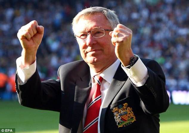 Sir Alex Ferguson đã tỉnh lại và có thể nói chuyện sau phẫu thuật