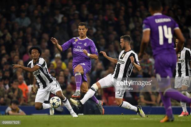 Các tiền vệ Juventus sẽ khó lòng có thể theo kèm được CR7 Hình ảnh: Các tiền vệ Juventus sẽ khó lòng có thể theo kèm được CR7