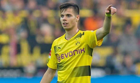 Julian Weigl được cho là người thay thế Matic trong tương lai Hình ảnh: Julian Weigl được cho là người thay thế Matic trong tương lai