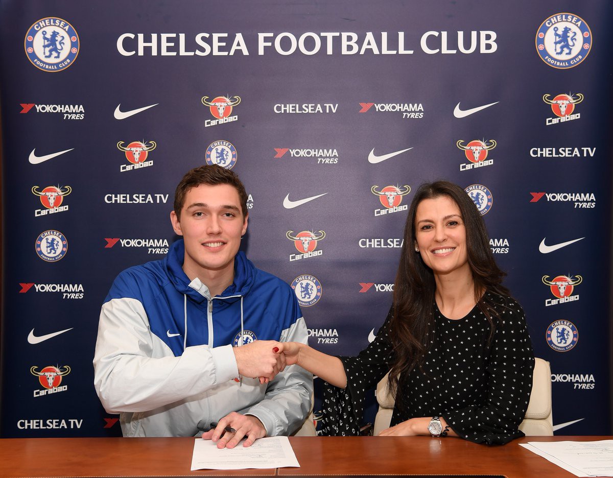 H&igrave;nh ảnh: Chelsea gia hạn th&agrave;nh c&ocirc;ng với Christensen