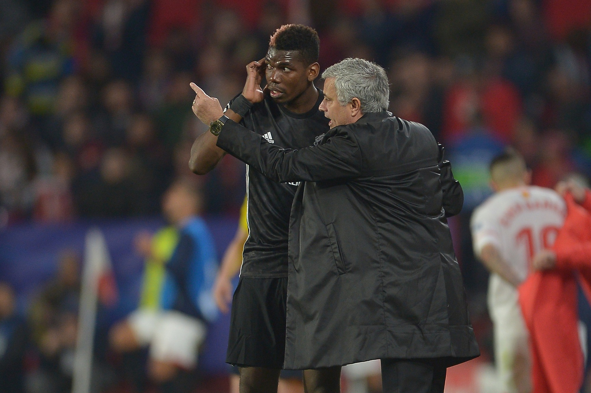 H&igrave;nh ảnh: Mối quan hệ giữa Mourinho v&agrave; Pogba đang gặp trục trặc