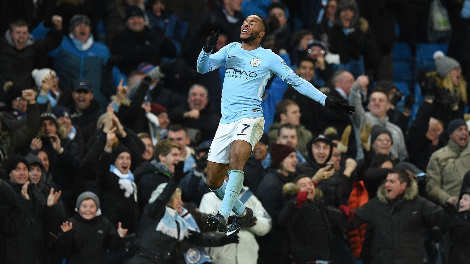 H&Igrave;nh ảnh: Sterling cũng nhiều lần ghi b&agrave;n đem về điểm số qu&yacute; gi&aacute; cho Man City