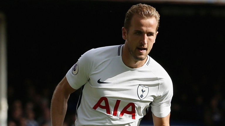 Chuyển nhượng ngày 7/1: Tottenham hét giá Harry Kane với Real