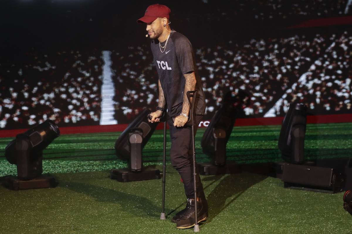 Neymar tin rằng mình đủ thời gian để bình phục dự World Cup sắp tới Hình ảnh: Neymar tin rằng mình đủ thời gian để bình phục dự World Cup sắp tới