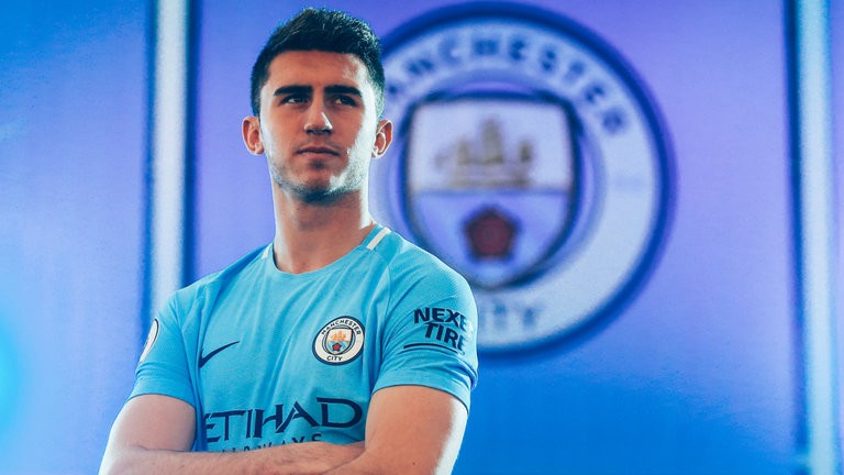 H&igrave;nh ảnh: Man City chi đậm để c&oacute; Laporte