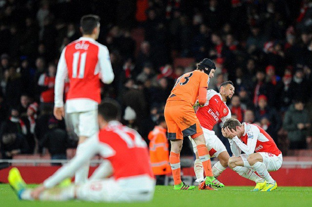 Arsenal: Khi thói quen nuôi dưỡng sai lầm