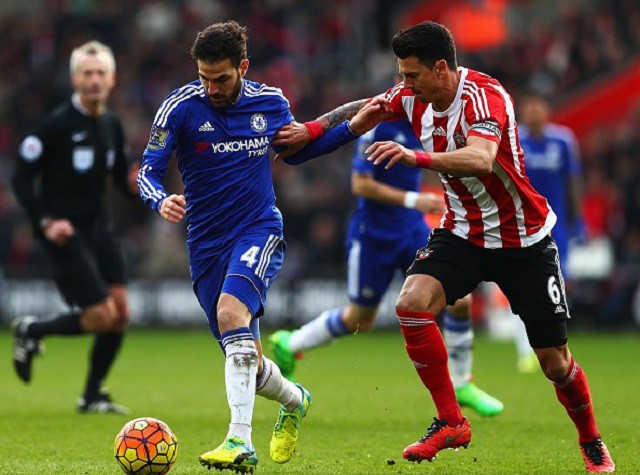 Fabregas hồi sinh: Nguồn sáng của Chelsea
