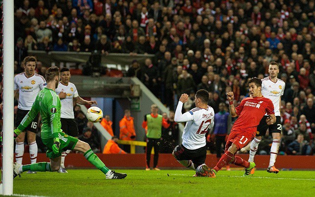 Góc chiến thuật: Van Gaal bất lực trước… gegen-pressing