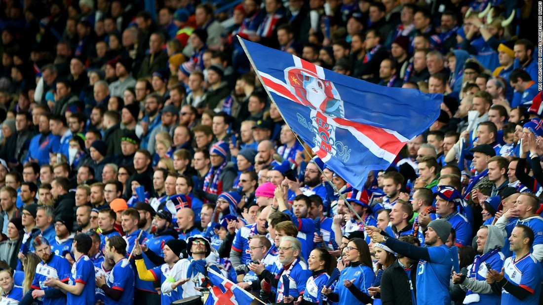Đ&ocirc;ng đảo CĐV Iceland đ&atilde; c&oacute; mặt tại Ph&aacute;p để chứng kiến trận cầu giữa đội nh&agrave; v&agrave; tuyển Ph&aacute;p đ&ecirc;m nay.