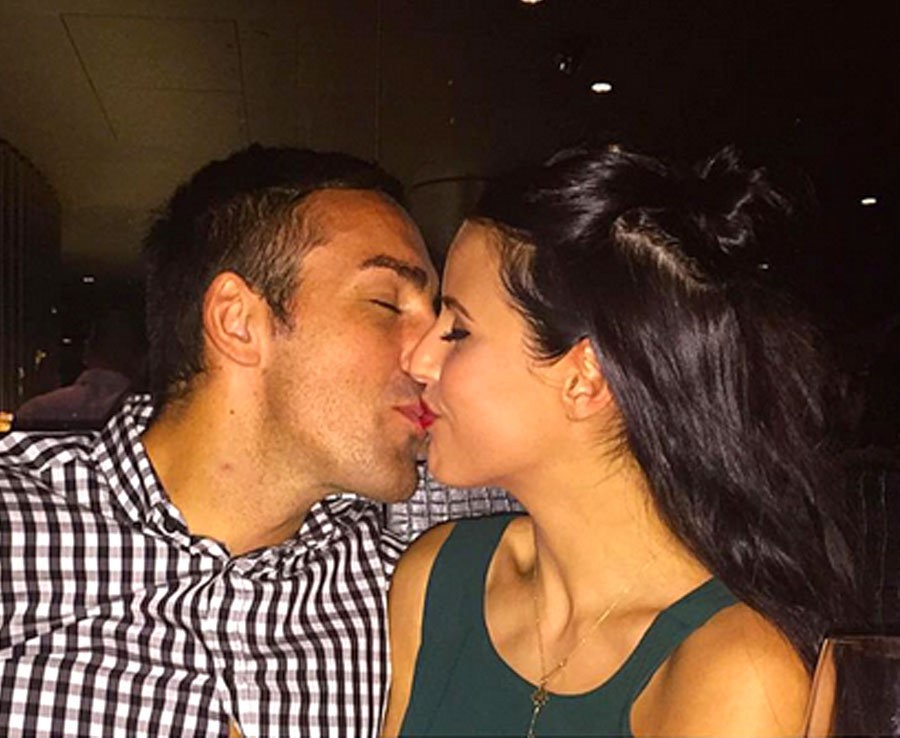 Jose Enrique v&agrave; bạn g&aacute;i Amy Jaine đang c&oacute; kỳ nghỉ b&ecirc;n nhau.