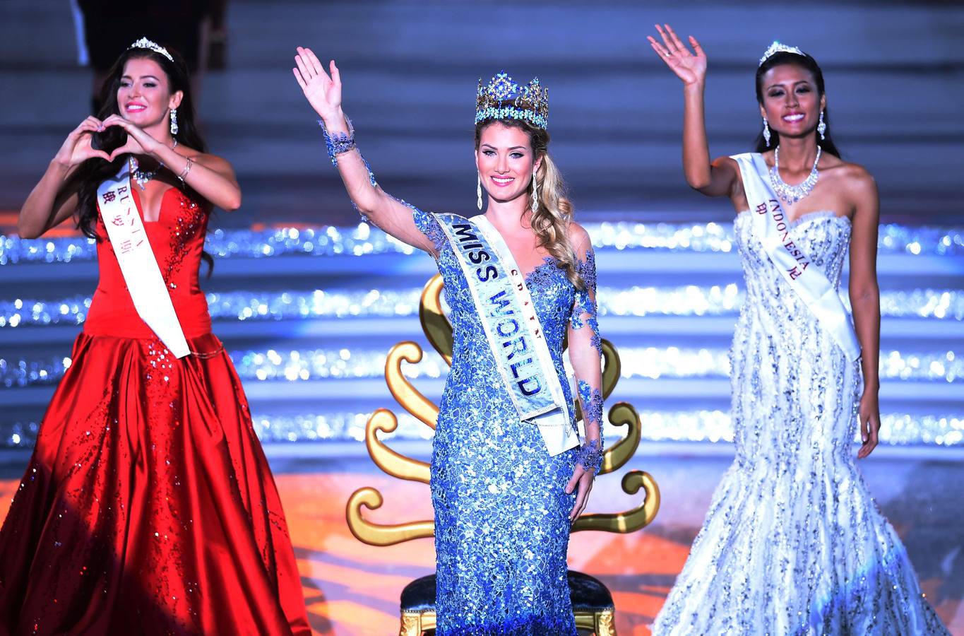 Mireia Lalaguna hạnh phúc khi đăng quang Hoa hậu thế giới 2015. Mireia Lalaguna hạnh phúc khi đăng quang Hoa hậu thế giới 2015.