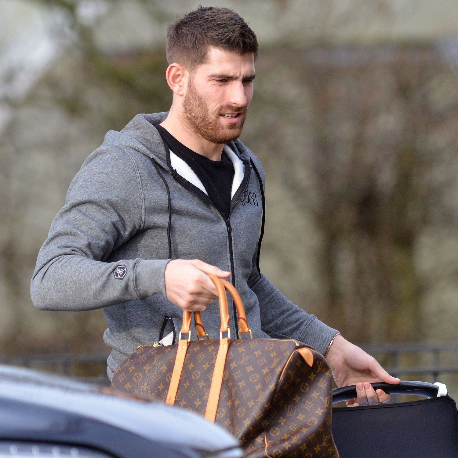 Ched Evans hạnh ph&uacute;c đ&oacute;n qu&yacute; tử đầu l&ograve;ng.