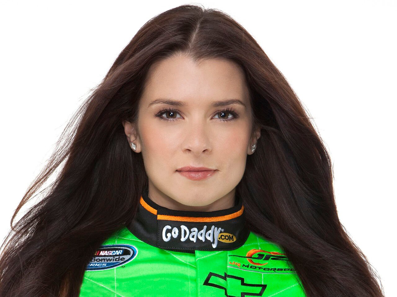 Nữ ho&agrave;ng tốc độ Danica Patrick.