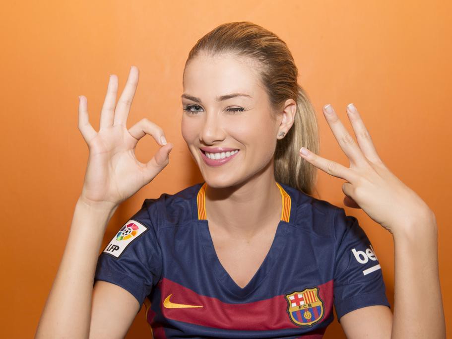 T&acirc;n hoa hậu thế giới Mireia Lalaguna l&agrave; CĐV cuồng nhiệt của Barcelona v&agrave; Neymar.