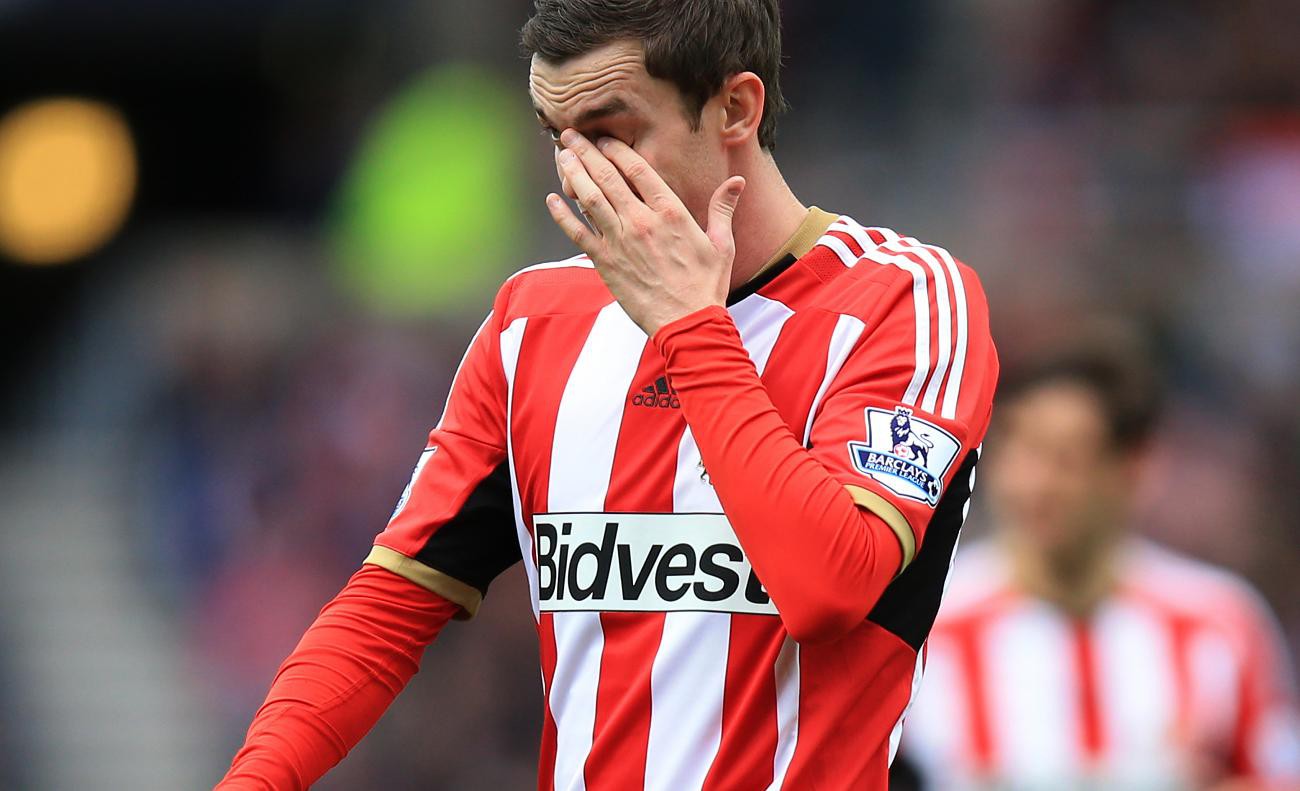 Adam Johnson mất tiền tỷ vì xâm hại tình dục trẻ em