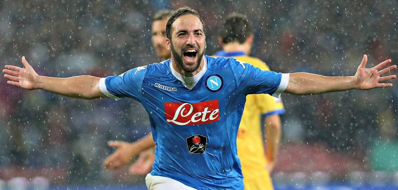 Arsenal muốn đổi Giroud lấy Higuain