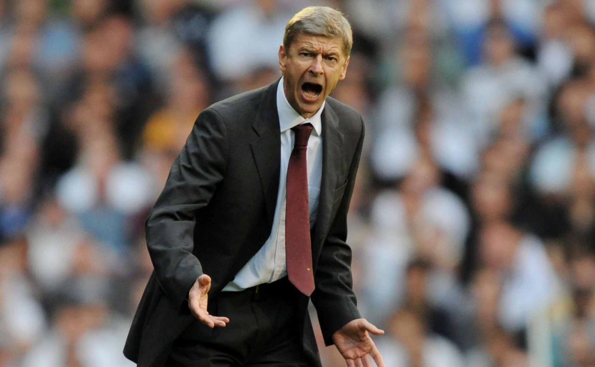 Bản tin thể thao sáng 25/1: Wenger phàn nàn về chiếc thẻ đỏ của Mertesacker