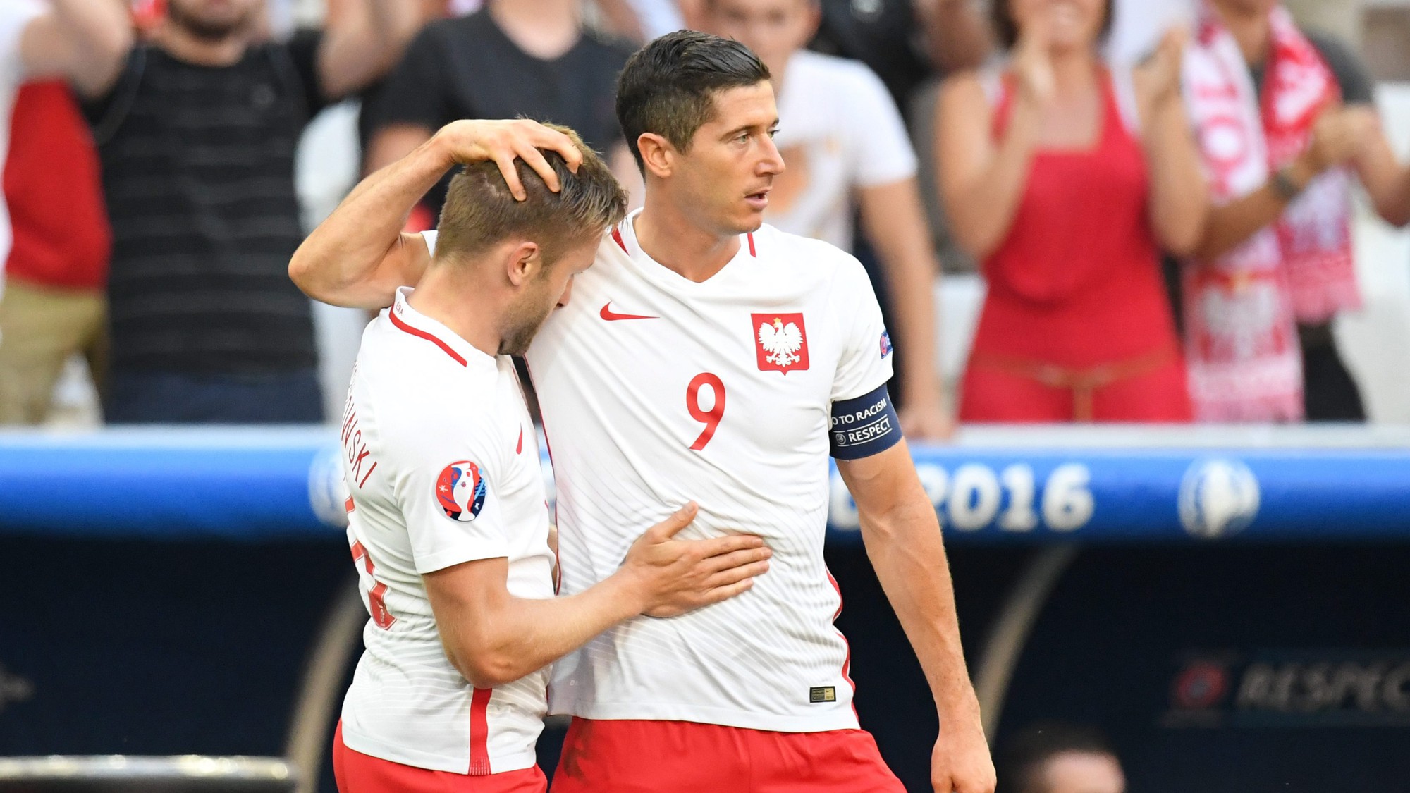 Bảng C, Ba Lan 1-0 Ukraine: Ba Lan giành vị trí nhì bảng