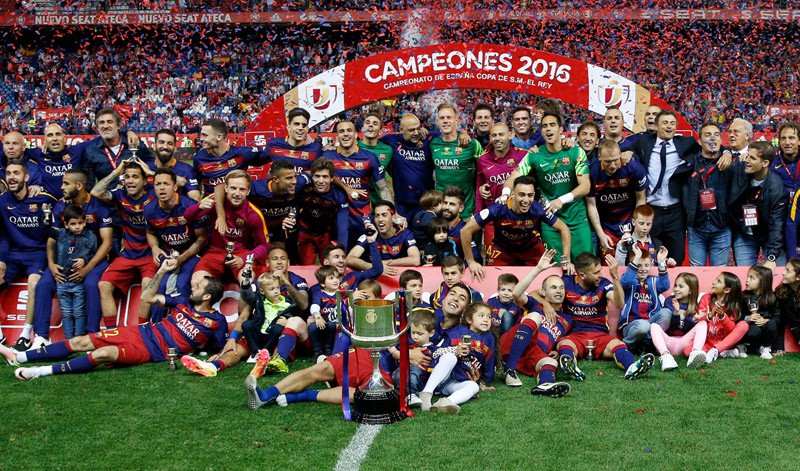 Barca hát vang bài ca chiến thắng trong ngày giành Cúp nhà Vua