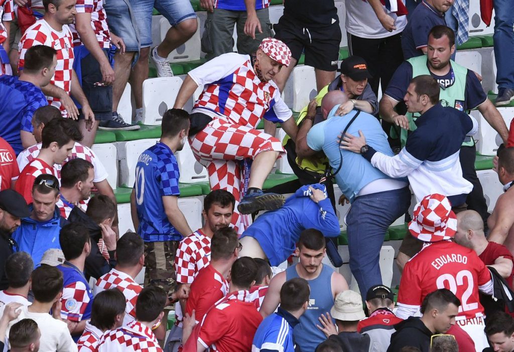 Bạo loạn có nguy cơ xảy ra trong trận Croatia gặp Tây Ban Nha