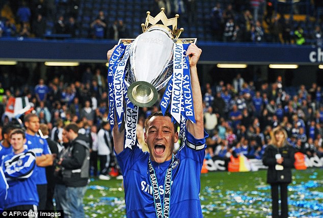 Câu kéo Terry, Arsenal lại “chích” Chelsea đau điếng?
