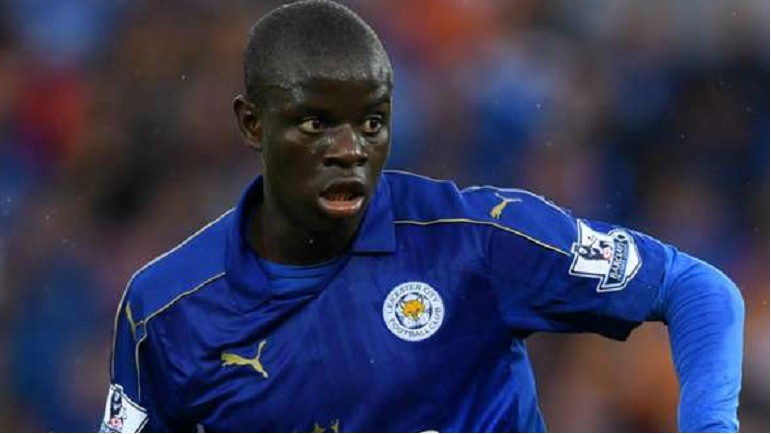 Bị Vardy lật kèo, Wenger chuyển hướng sang Kante