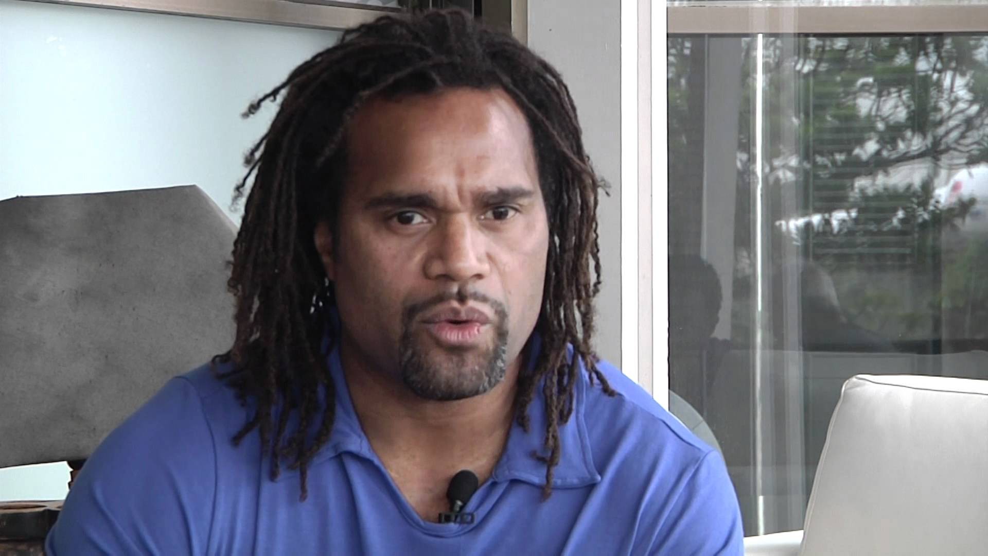Christian Karembeu tròn 45 tuổi: Không đá bóng thì đóng “phim nóng”