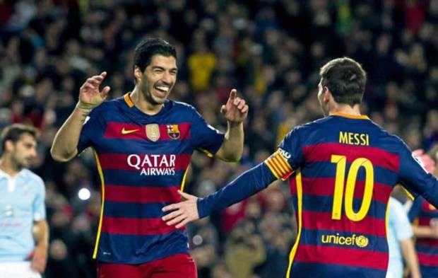 Fan tan chảy vì màn kết hợp táo bạo của Messi - Suarez