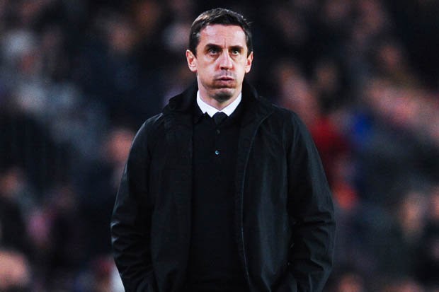 Gary Neville nói gì sau thảm bại 0-7 trước Barca?