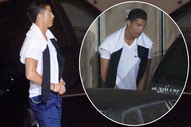 Hollywood mời CR7 thủ vai “thanh niên tè bậy”