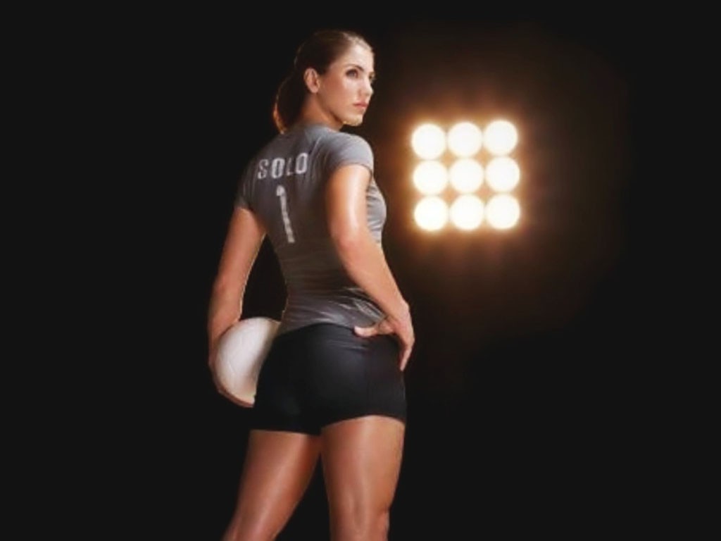 Hope Solo – Nữ thủ môn cá tính của Đội tuyển Mỹ